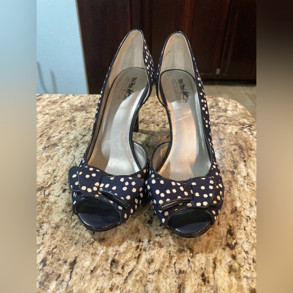 Navy Blue And Beige Spotted Heels Like New “Coach and Four” brand NOT COACH